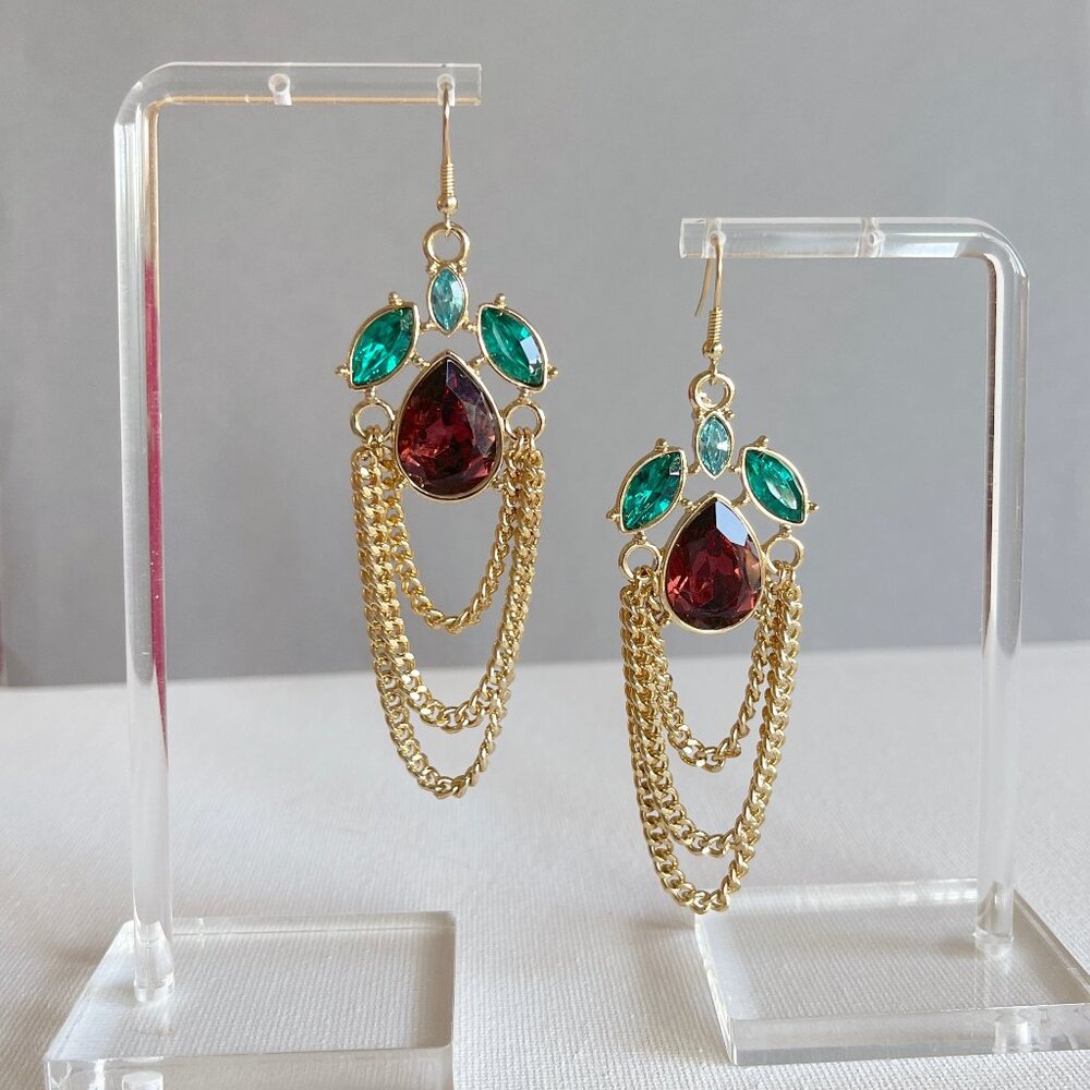 GOLD CHAIN STATEMENT EARRINGS